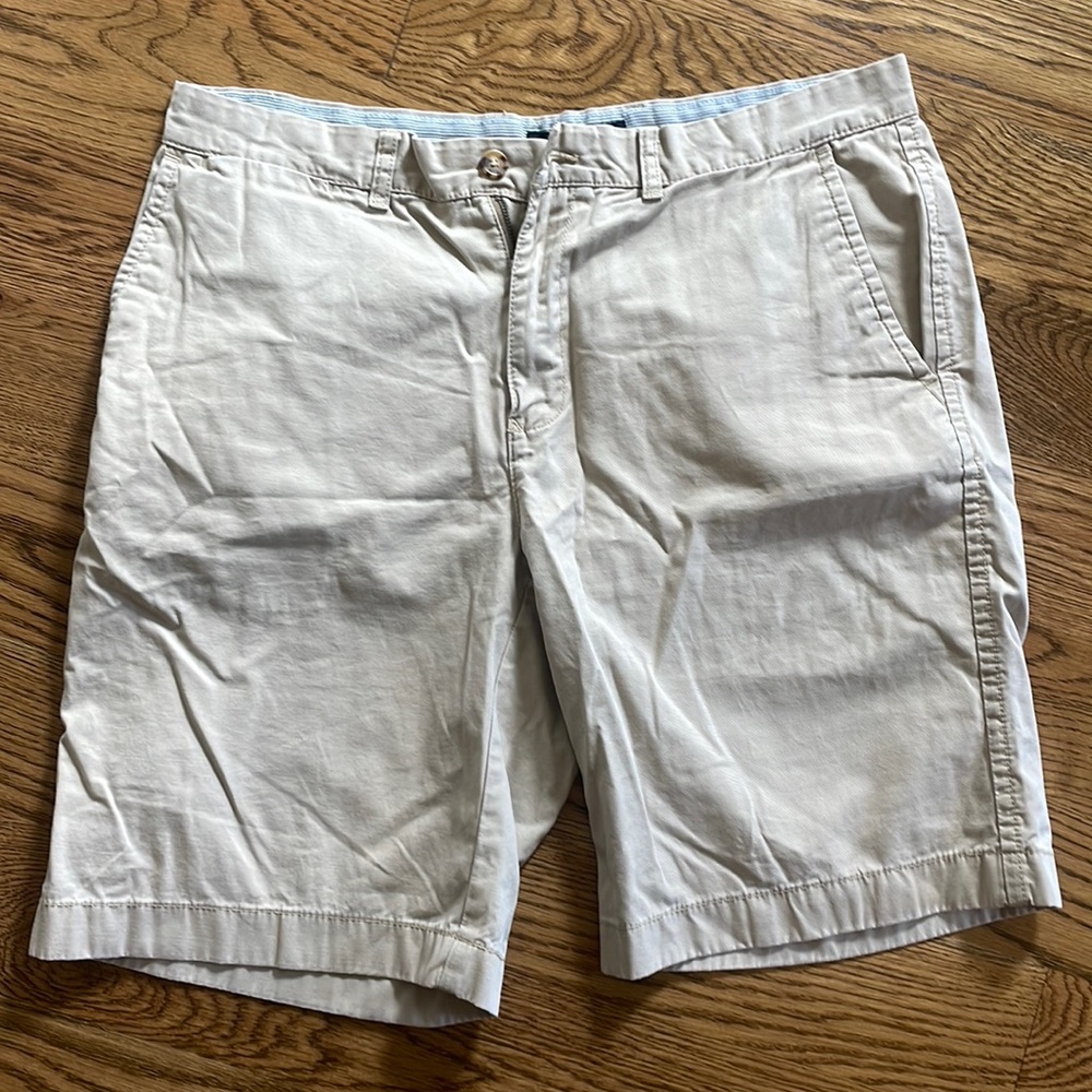 Like New Tommy Hilfiger Khaki Shorts